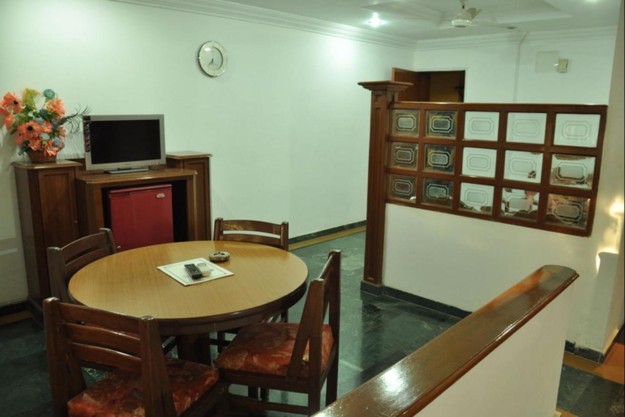 Hotel Chandan Gāndhīdhām Exteriér fotografie